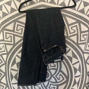 30"/32" Dark Navy Skinny Jeans. Size Large.